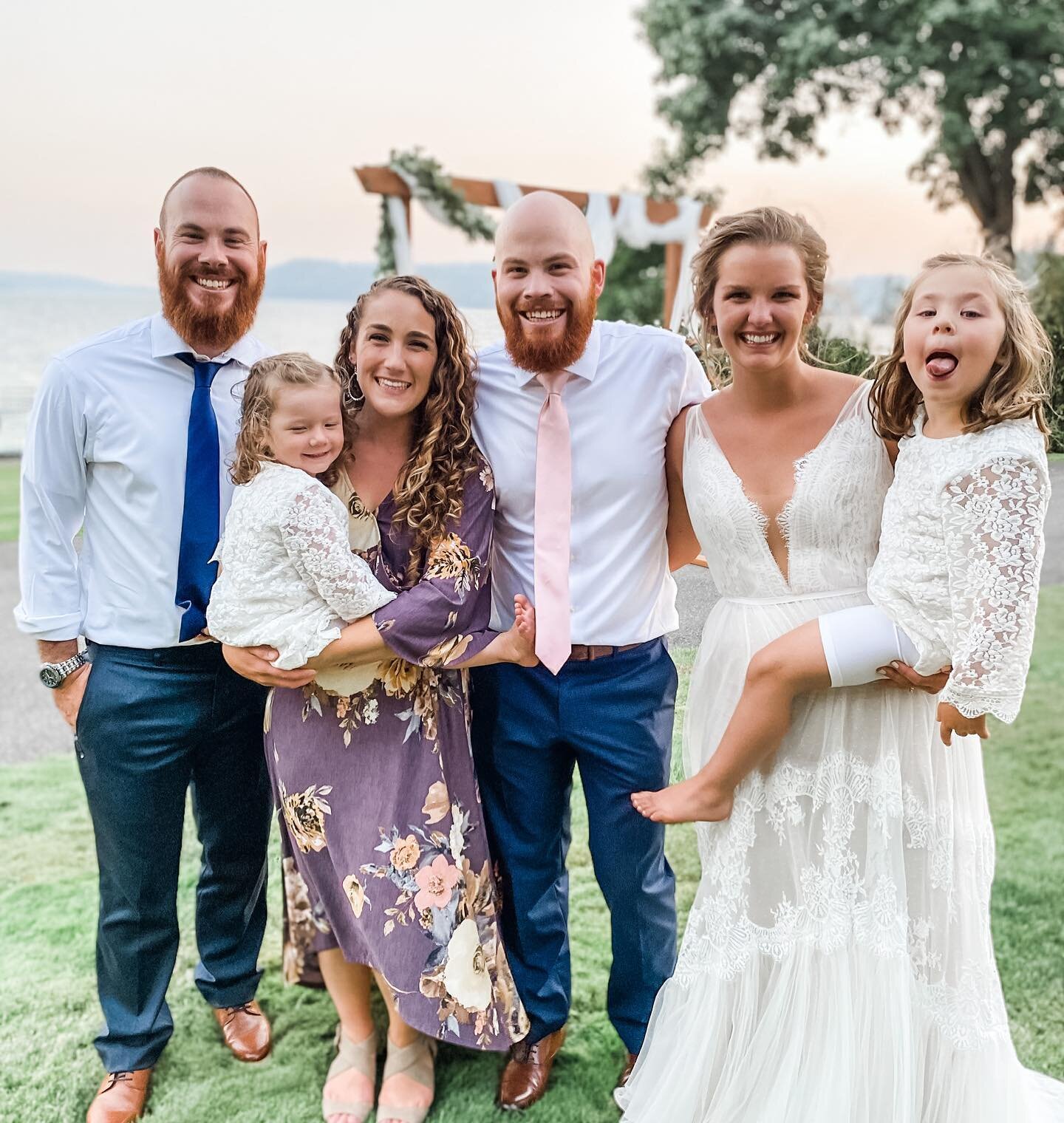 @micahenglehart and @sydj7 got married this weekend, and it was so sweet to witness! Praising God today for all His blessings and the work He&rsquo;s doing in the lives around me. It is a joy to rejoice with those who are rejoicing! 
_______________